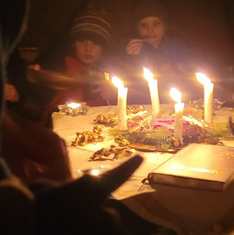 Alle Kinder lieben Weihnachten! Gemeinsam Weihnachten feiern mit den Pfadfindern